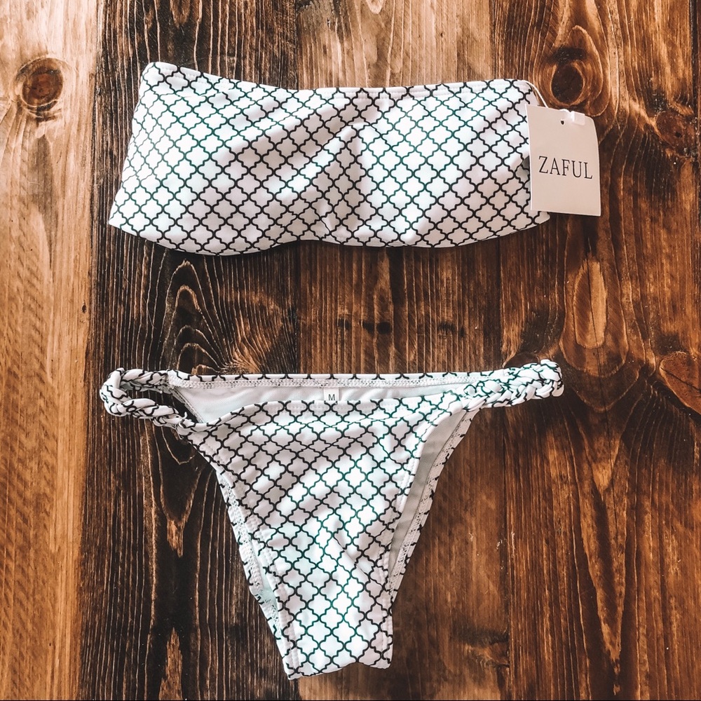 V-string bandeau bikini set